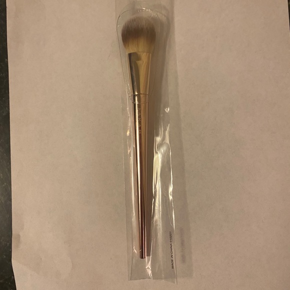 Lot of Four F.A.R.A.H New Makeup Brushes - Picture 3 of 5